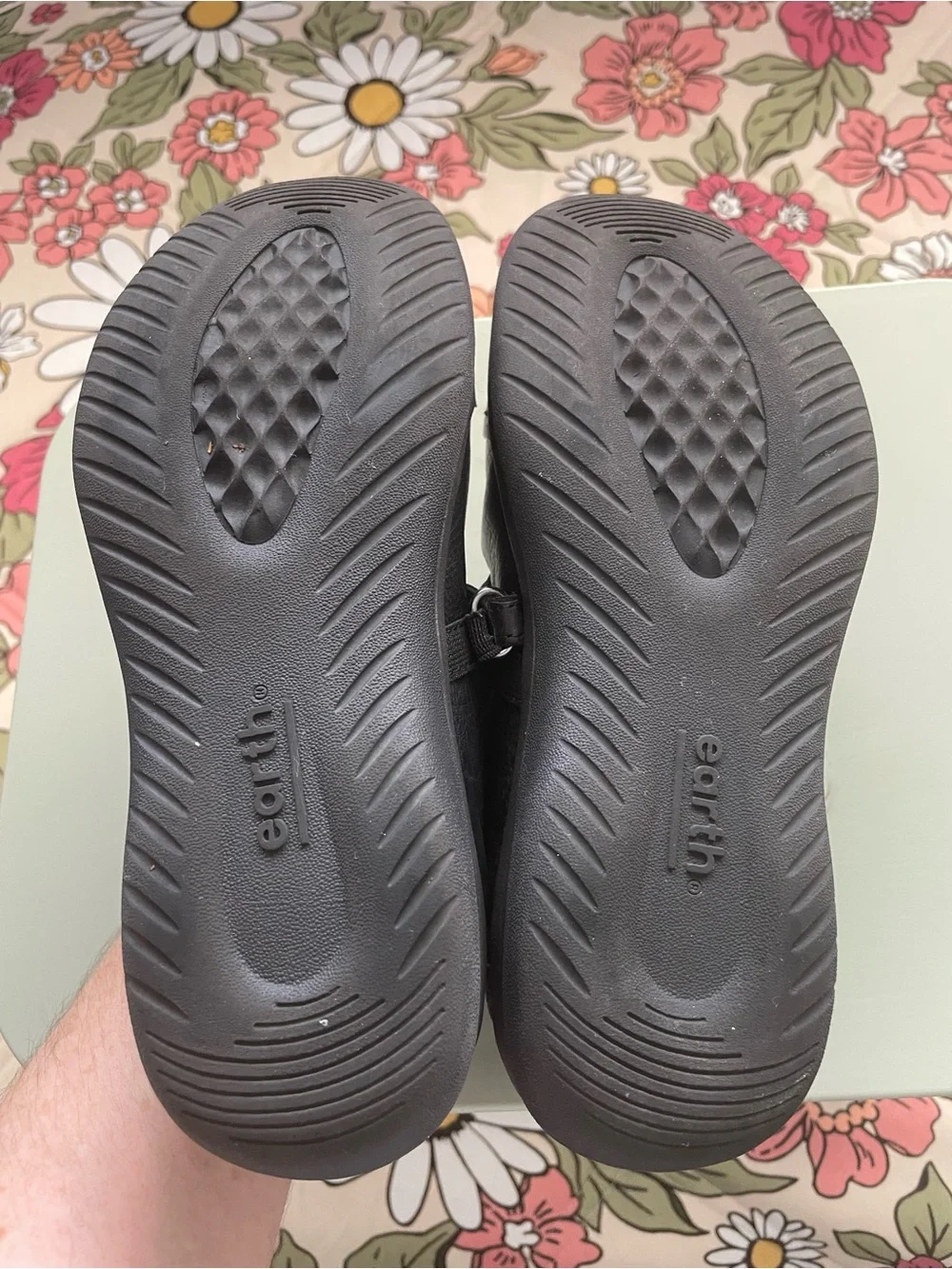Earth Kara Newton Black Leather Cross-Strap Mary Jane Flats Size 5
